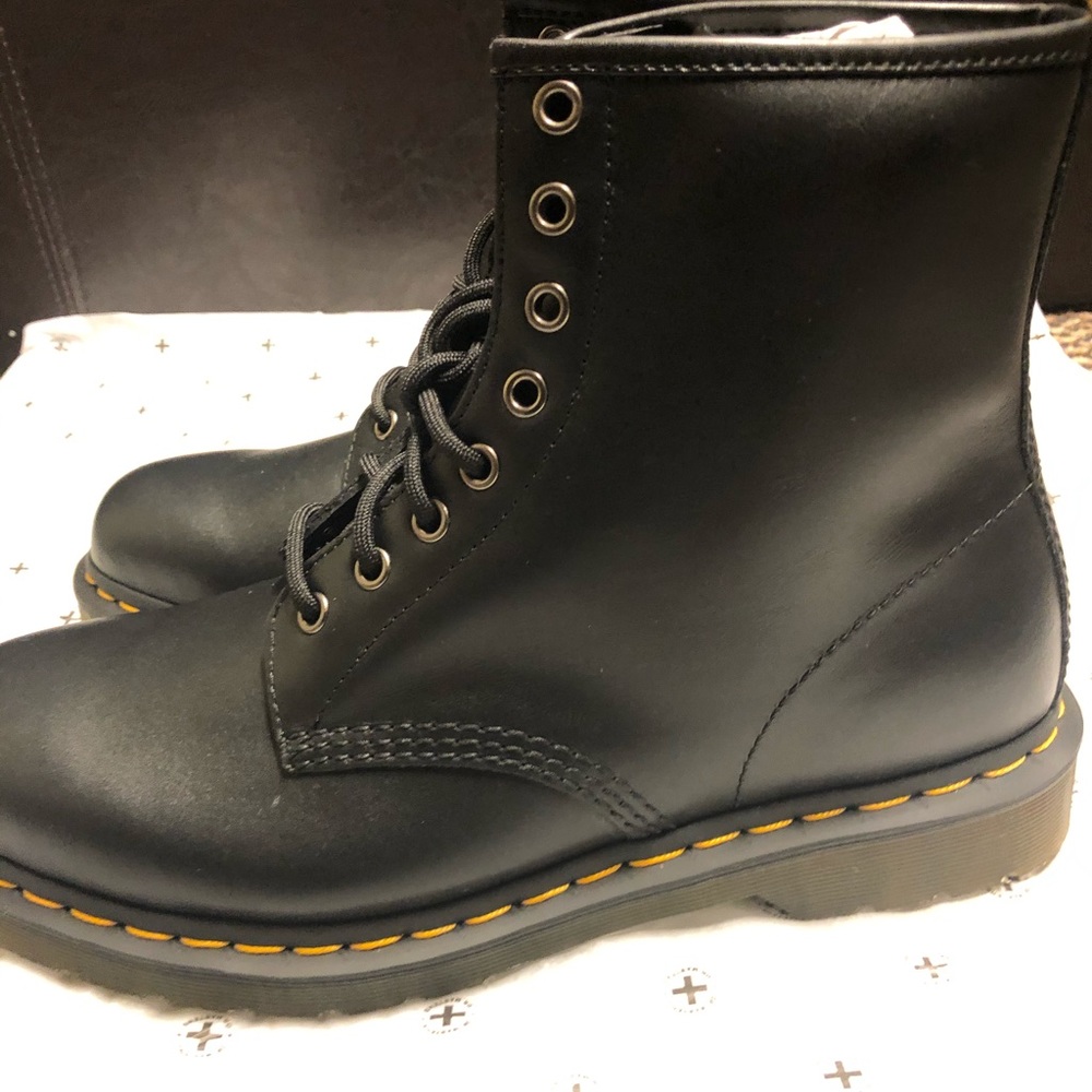 Dr. Martes combat boots